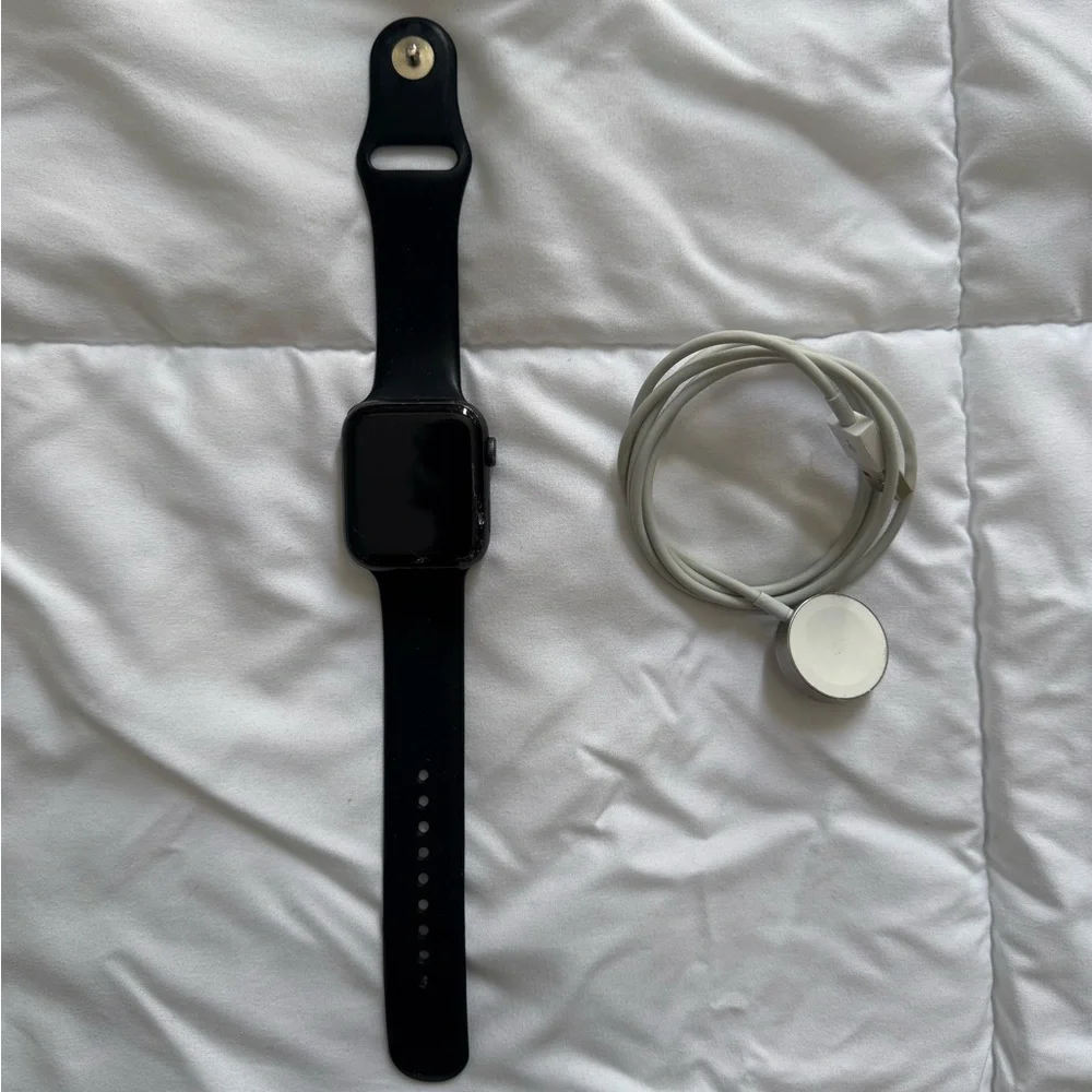 Apple Watch SE (GPS, 44mm) - Space Gray With Black Sport Band & Charger